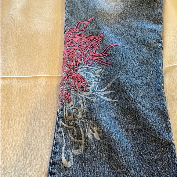 Amazing Embroidered Boot Leg Jeans with Butterfly Embellishments - Picture 6 of 13